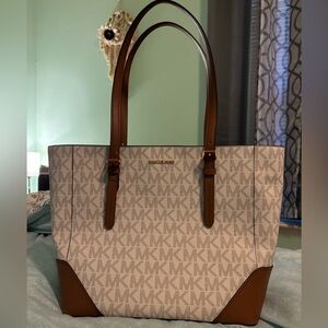 MICHAEL KORS JET SET LARGE TOTE